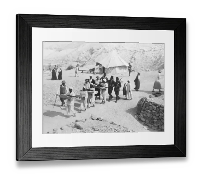 Framed Print : Howard Carter and Workers Bringing Treasures from Tomb