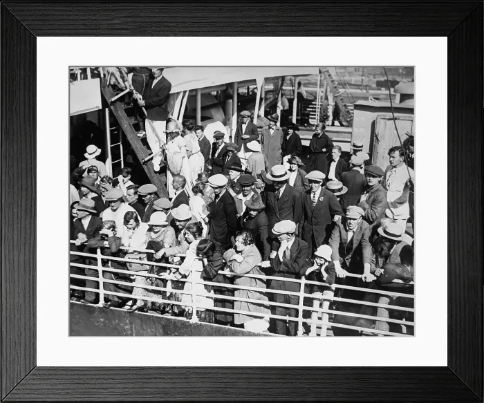 Framed Print : Three hundred Russian refugees land at Seattle, Washington Framed Print : Three hundred Russian refugees land at Seattle, Washington