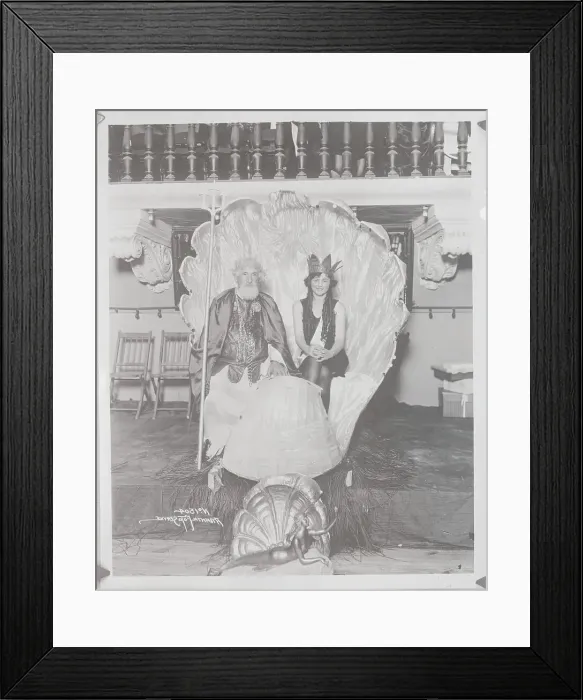 Framed Print : Couple in Shell Throne Framed Print : Couple in Shell Throne