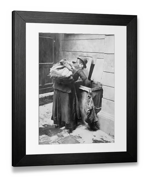 Framed Print : Garbage Picker in 1922 Berlin
