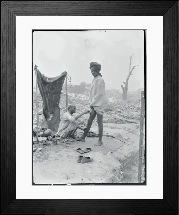 Framed Print : Barber Shaving Lega Framed Print : Barber Shaving Lega