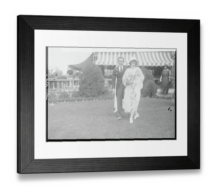 Framed Print : Mary and Jack Pickford After Being Married Framed Print : Mary and Jack Pickford After Being Married