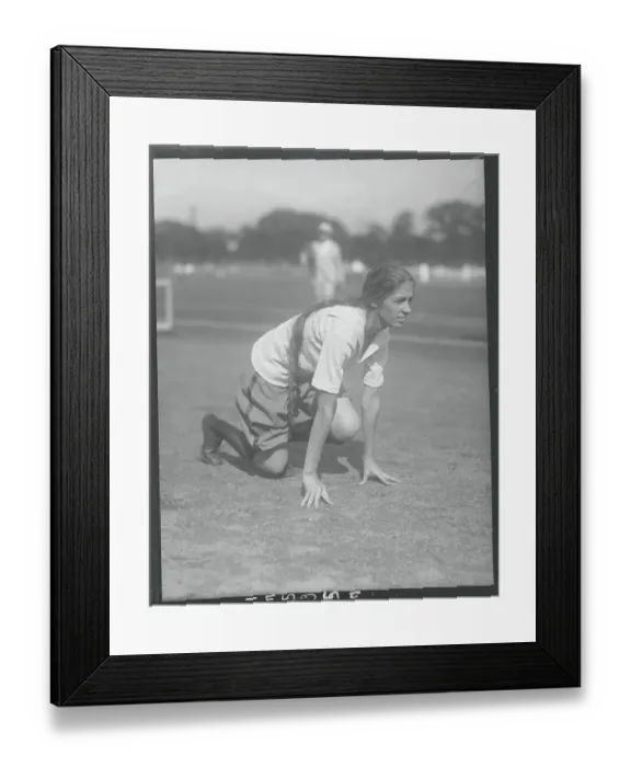 Framed Print : Runner in Starting Position Framed Print : Runner in Starting Position