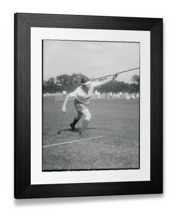 Framed Print : Femal Javelin Thrower Framed Print : Femal Javelin Thrower