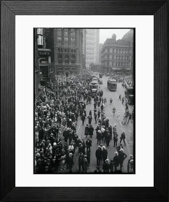 Framed Print : Crowded Street in New York Framed Print : Crowded Street in New York