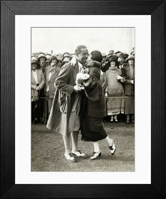 Framed Print : Walter Hagan and Wife in Victory Embrace Framed Print : Walter Hagan and Wife in Victory Embrace