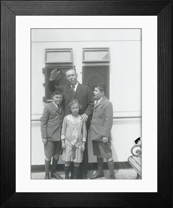 Framed Print : Sir Arthur Conan Doyle Waving with His Children Framed Print : Sir Arthur Conan Doyle Waving with His Children