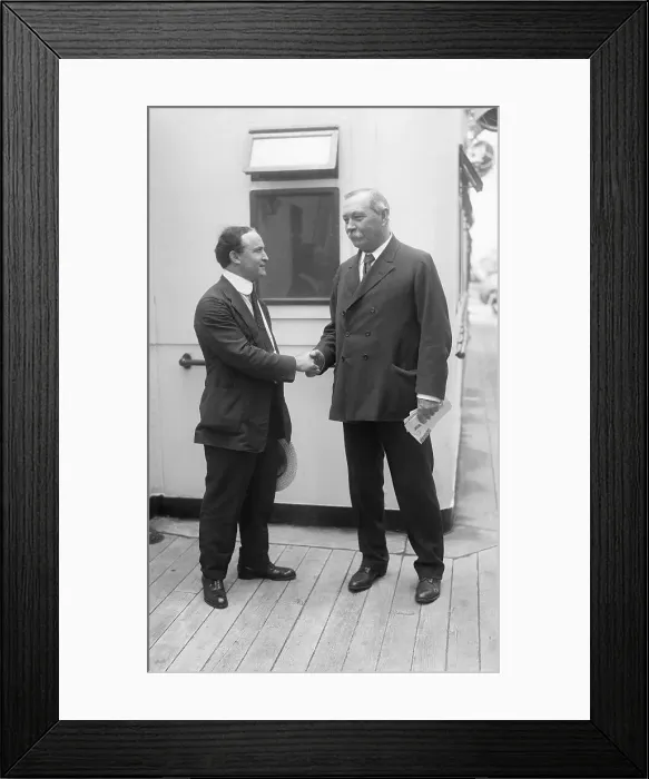 Framed Print : Harry Houdini and Sir Arthur Conan Doyle Shake Hands Framed Print : Harry Houdini and Sir Arthur Conan Doyle Shake Hands