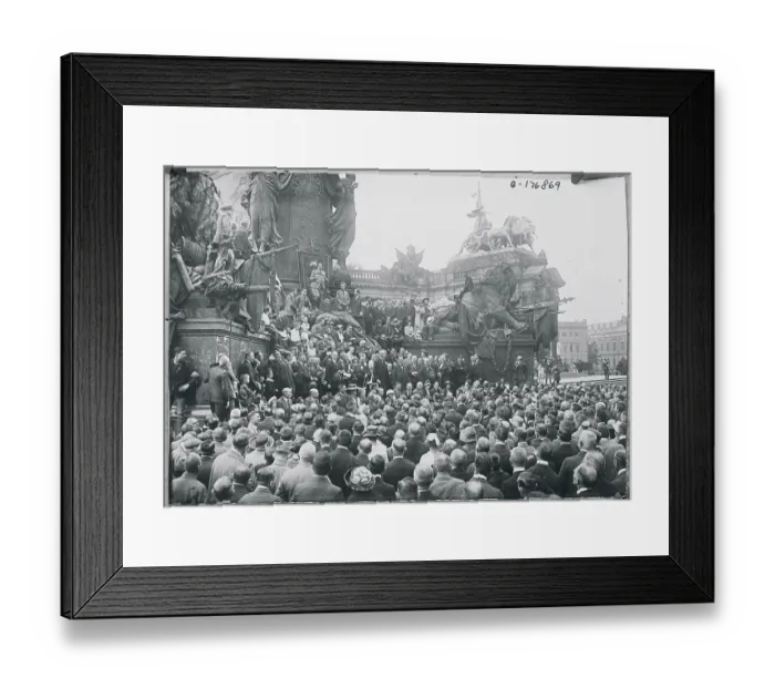 Framed Print : Pacifist Meeting in Berlin Framed Print : Pacifist Meeting in Berlin
