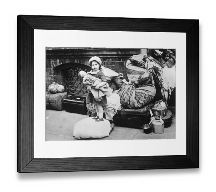 Framed Print : Catholic Refugee from Belfast Arrives in Dublin 1922 Framed Print : Catholic Refugee from Belfast Arrives in Dublin 1922