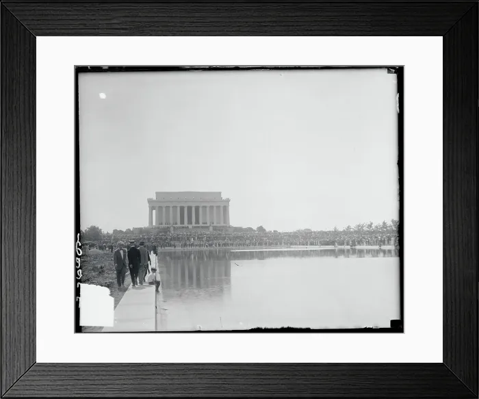 Framed Print : The Lincoln Memorial Framed Print : The Lincoln Memorial