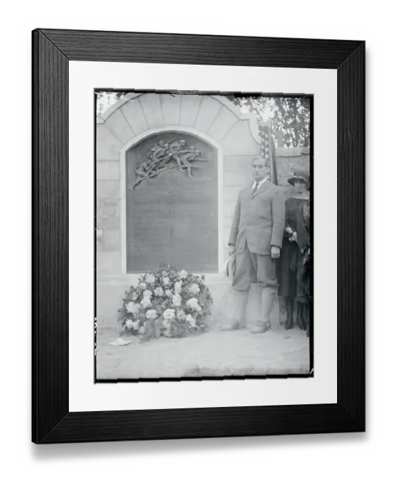 Framed Print : Senator George Wharton Pepper with Memorial Framed Print : Senator George Wharton Pepper with Memorial