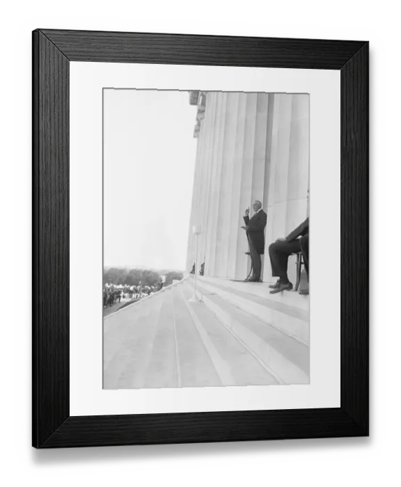 Framed Print : Warren Harding Accepting the Lincoln Memorial