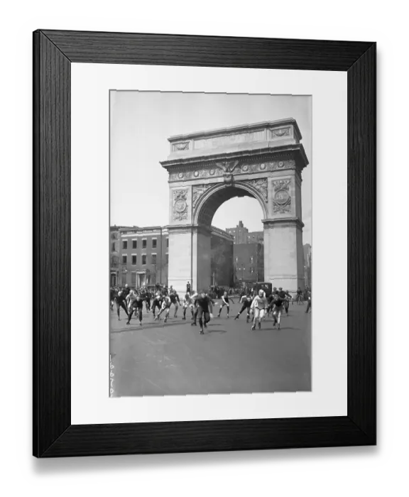 Framed Print : Start of New York Roller Skating Marathon