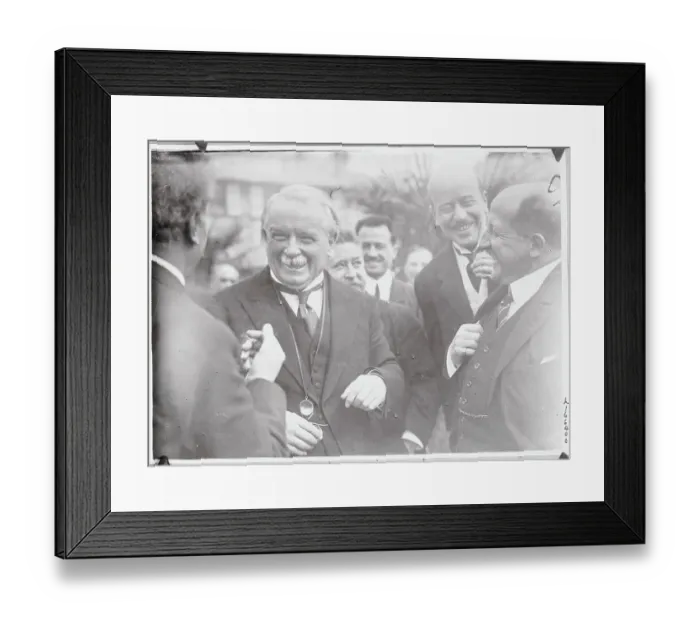 Framed Print : Lloyd George Speaking with Colleagues Framed Print : Lloyd George Speaking with Colleagues