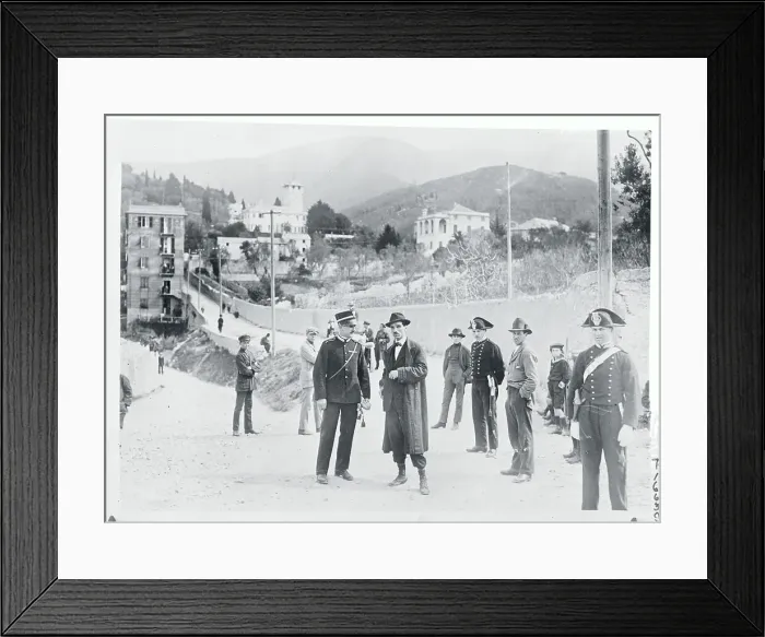 Framed Print : Man Speaking to an Italian Soldier Framed Print : Man Speaking to an Italian Soldier