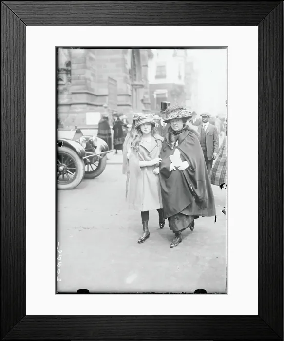 Framed Print : Mother and Daughter Strolling Along Fifth Avenue Framed Print : Mother and Daughter Strolling Along Fifth Avenue
