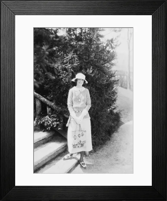 Framed Print : Socialite Woman Posing in Front of a Tree Framed Print : Socialite Woman Posing in Front of a Tree