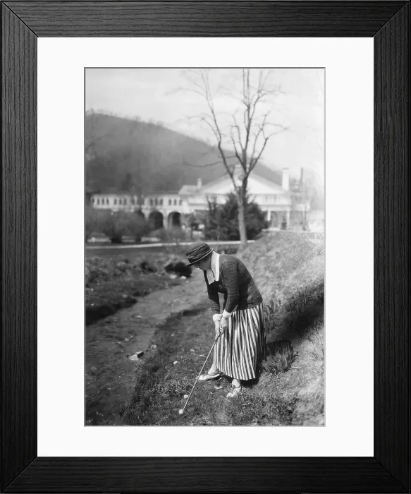 Framed Print : Woman Playing Golf Framed Print : Woman Playing Golf