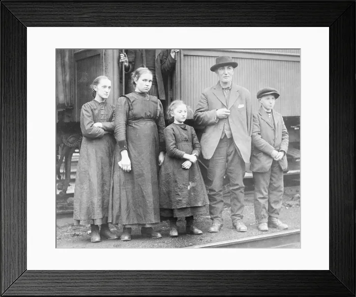 Framed Print : Mennonite Family Moving to Mexico Framed Print : Mennonite Family Moving to Mexico