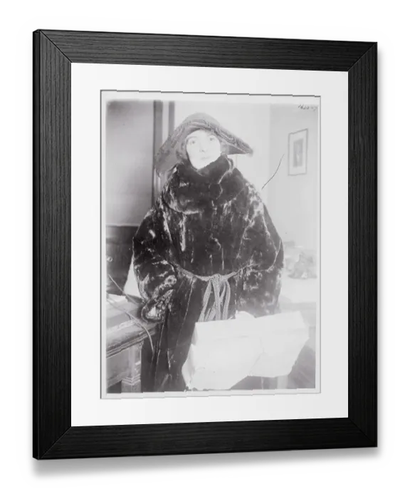 Framed Print : Russian Socialite Posing in Her Fur Coat and Hat Framed Print : Russian Socialite Posing in Her Fur Coat and Hat