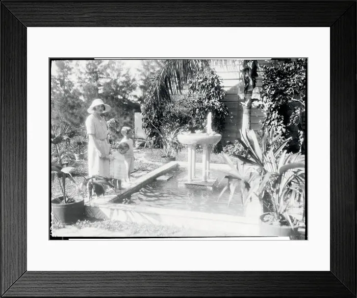 Framed Print : Portrait of Gurnee Munn and Children Framed Print : Portrait of Gurnee Munn and Children