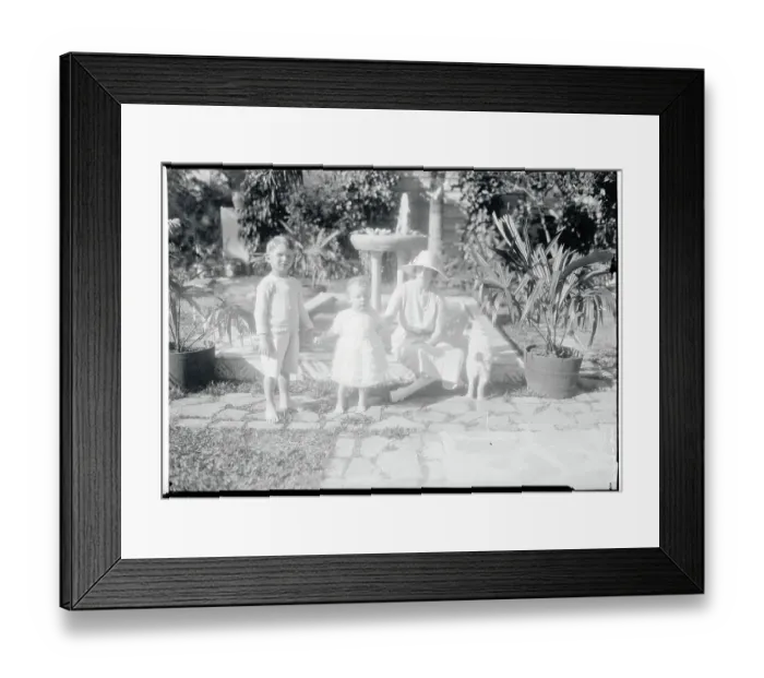 Framed Print : Portrait of Gurnee Munn and Children
