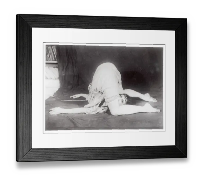 Framed Print : Dorothy Smith Performing Stunt Framed Print : Dorothy Smith Performing Stunt