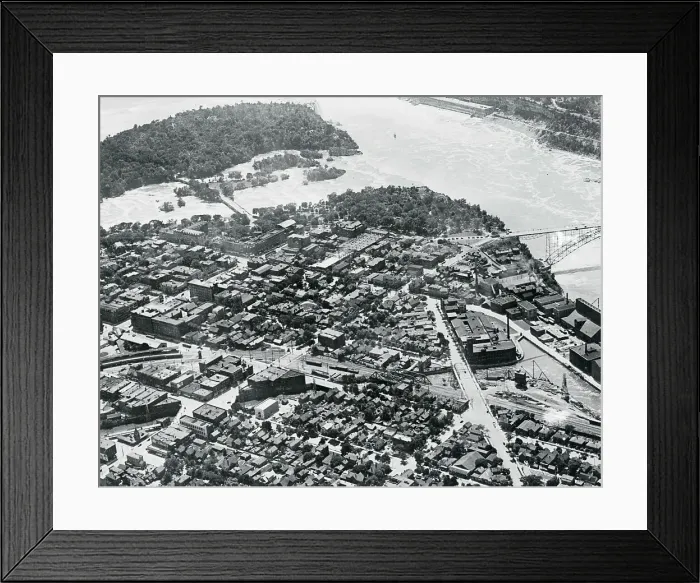 Framed Print : Niagara Falls Framed Print : Niagara Falls