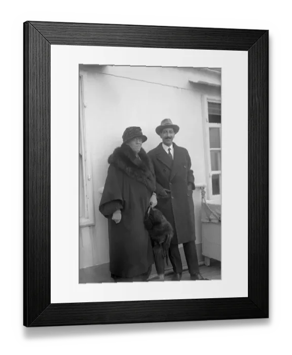 Framed Print : Jacques Cartier & Wife Framed Print : Jacques Cartier & Wife
