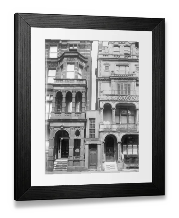 Framed Print : Smallest House in London Framed Print : Smallest House in London