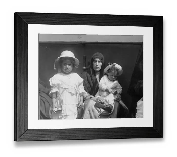 Framed Print : Italian Immigrants in 1921 Framed Print : Italian Immigrants in 1921