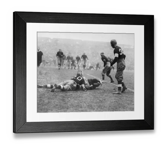 Framed Print : Jim Thorpe Tackling Player Framed Print : Jim Thorpe Tackling Player