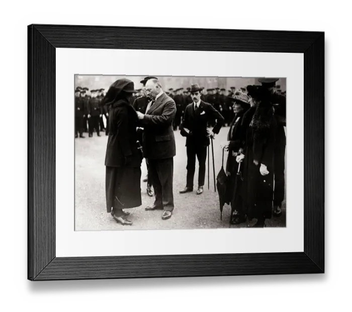 Framed Print : Sir Hamer Greenwood Presents Widow Medal Framed Print : Sir Hamer Greenwood Presents Widow Medal