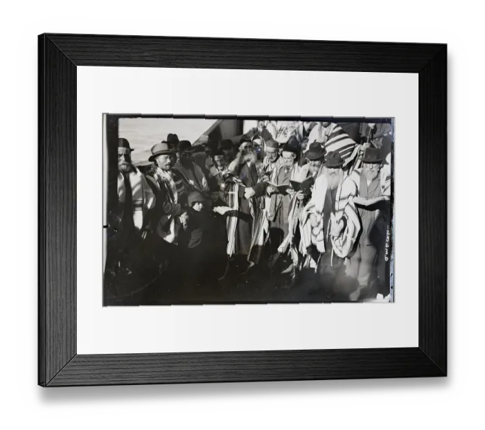 Framed Print : Jewish Priests Observe Yom Kippur