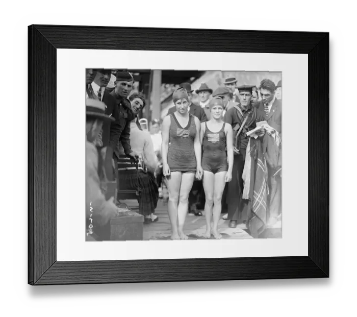 Framed Print : Female American Olympic Swimmers