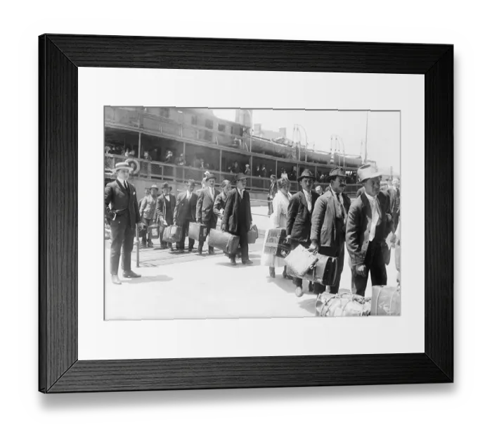 Framed Print : Immigrants Arriving in United States Framed Print : Immigrants Arriving in United States