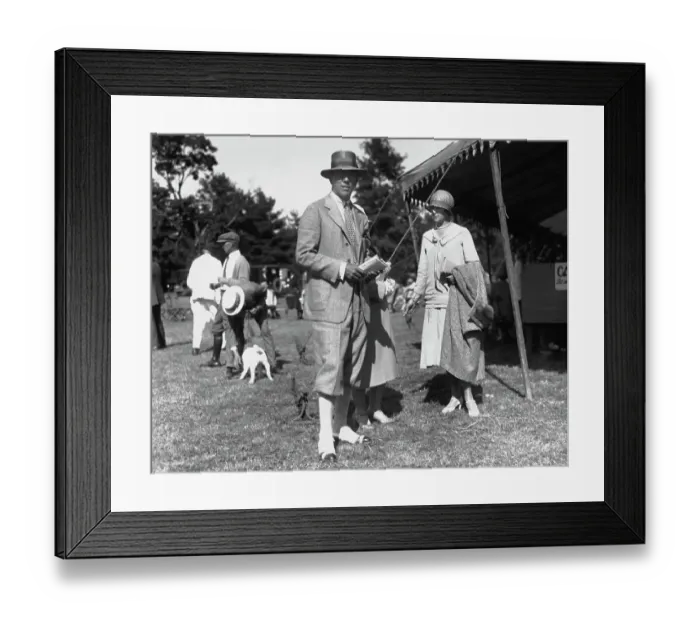 Framed Print : Dog Show. Mrs and Mr Effingham attend a Dog Show, US, circa 1920 Framed Print : Dog Show. Mrs and Mr Effingham attend a Dog Show, US, circa 1920
