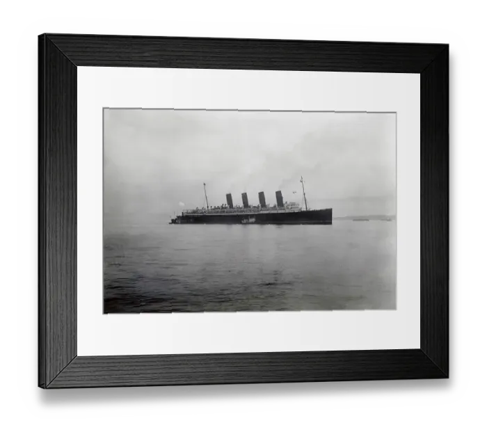 Framed Print : S.S. Mauretania Sailing the Water