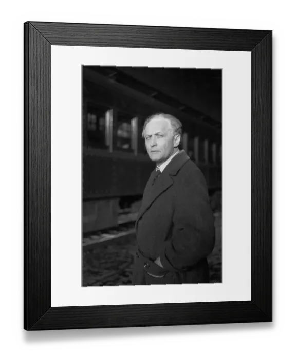 Framed Print : Portrait of Harry Houdini Framed Print : Portrait of Harry Houdini