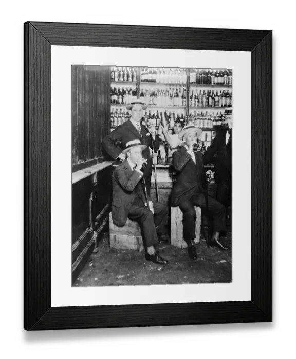 Framed Print : Customers Enjoying Drinks at a Speakeasy Framed Print : Customers Enjoying Drinks at a Speakeasy