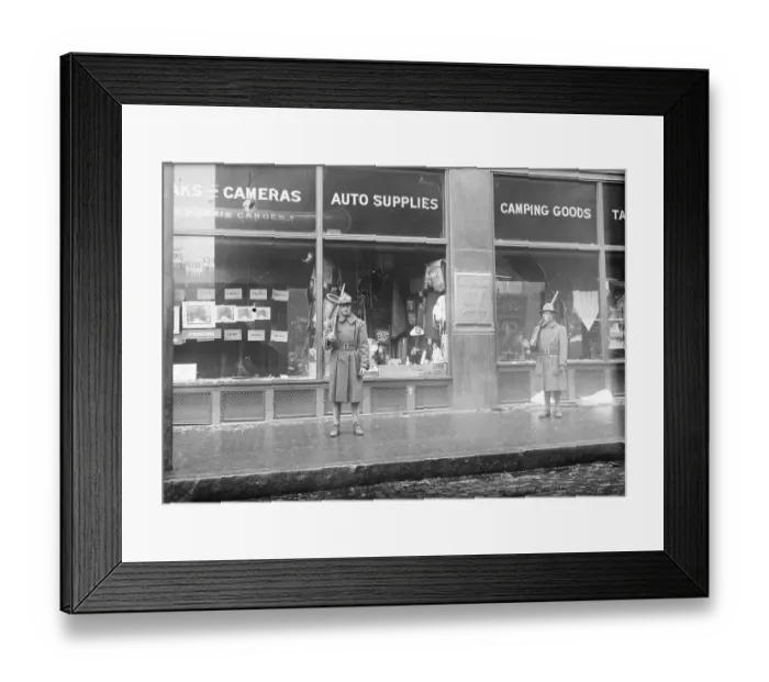Framed Print : Natl Guardsmen In Front / Store / Police Str