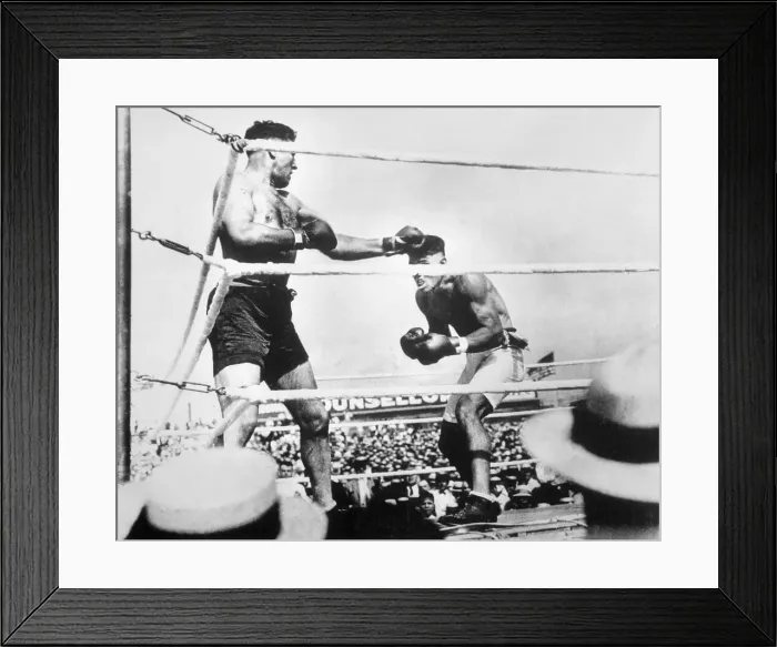 Framed Print : Jack Dempsey Boxing Jess Willard for Title Framed Print : Jack Dempsey Boxing Jess Willard for Title