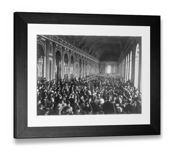 Framed Print : Signing of Treaty of Versallies Framed Print : Signing of Treaty of Versallies