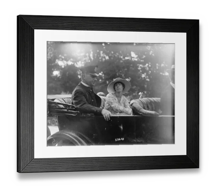 Framed Print : Suffragists in Custody of Police Framed Print : Suffragists in Custody of Police