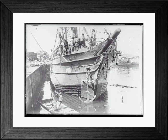 Framed Print : Bow View of Discovery