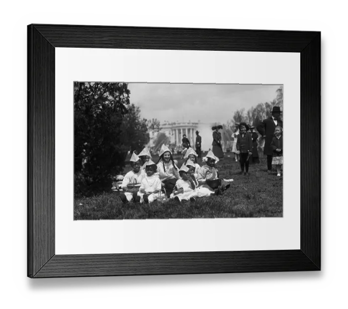 Framed Print : USA, Washington DC, Group of children in(6-7, 8-9) front of The White House Framed Print : USA, Washington DC, Group of children in(6-7, 8-9) front of The White House