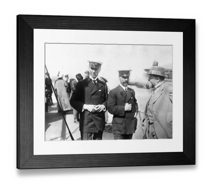 Framed Print : Members of Shackleton Expedition