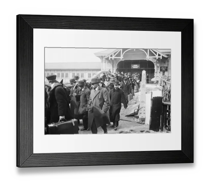 Framed Print : Immigrants Arriving at Ellis Island