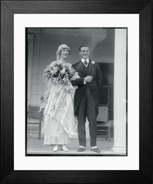 Framed Print : Wedding Couple Framed Print : Wedding Couple